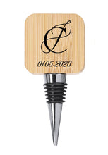 Cargar imagen en el visor de la galería, Tapón de vino personalizado de bambú con inicial y fecha