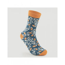Cargar imagen en el visor de la galería, CALCETINES DE ALGODON ORGANICO MOD. FLOWERS PRUNA VERALUNA