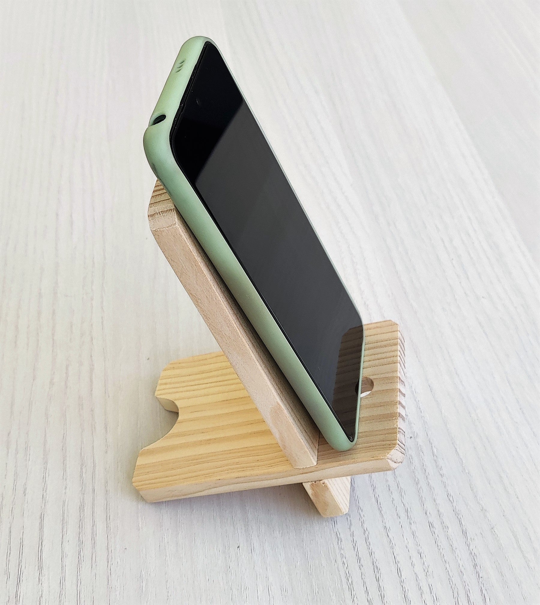 Soporte para móvil de mesa en madera – Conturegalo