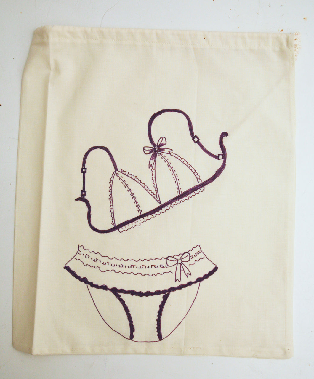 Bolsa ropa interior pintada a mano