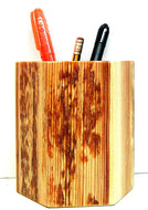 Portalápices en madera hexagonal