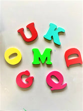 Cargar imagen en el visor de la galería, Letras en madera pintada

